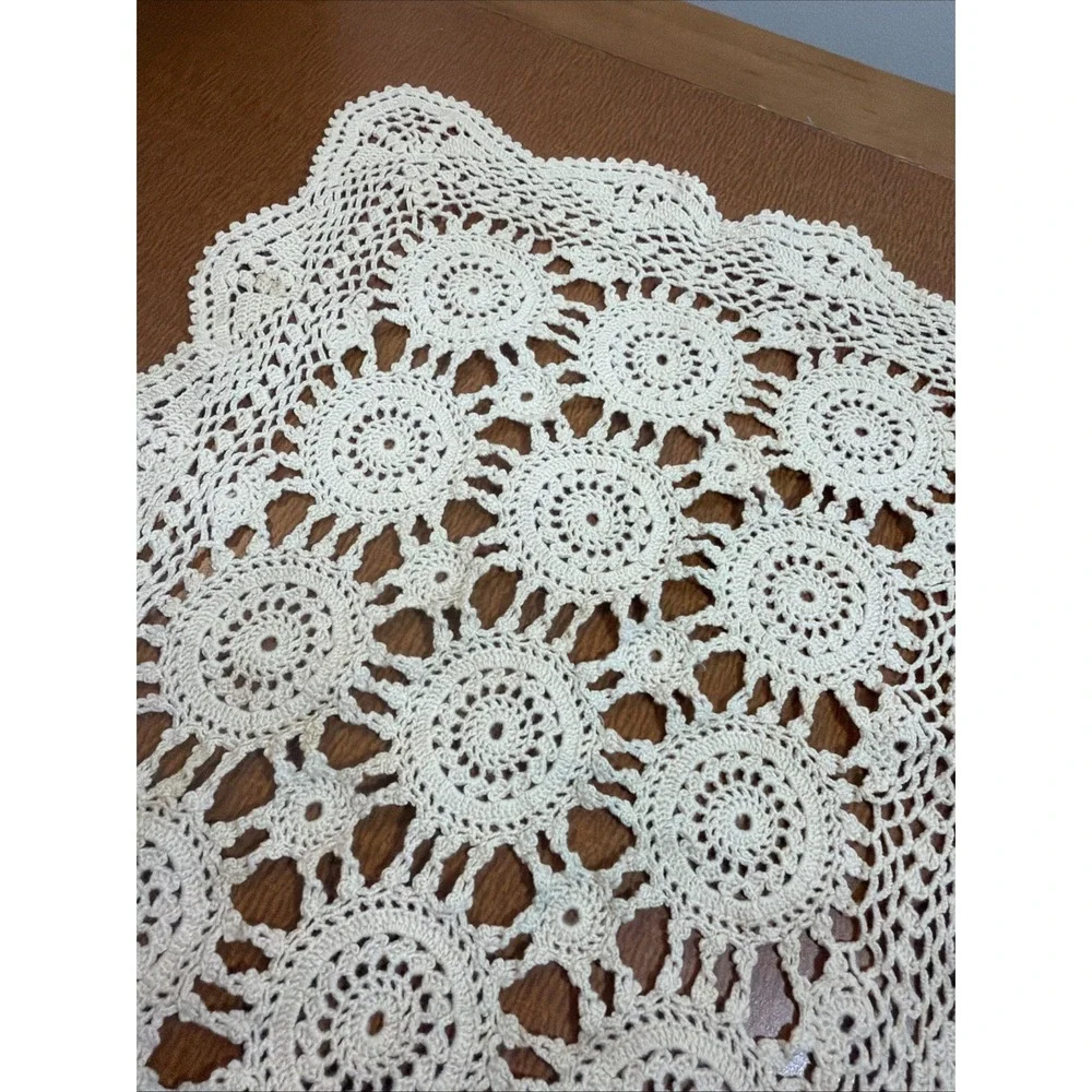Vintage Crochet Kitchen Table Placemat Or Doily Beige Scalloped Edge 11 X 16.5